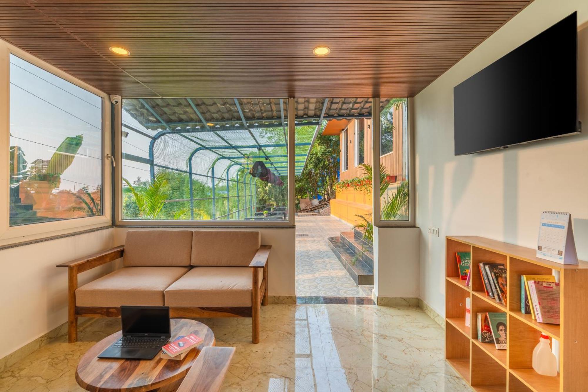 The Hosteller Goa, マンドレム エクステリア 写真