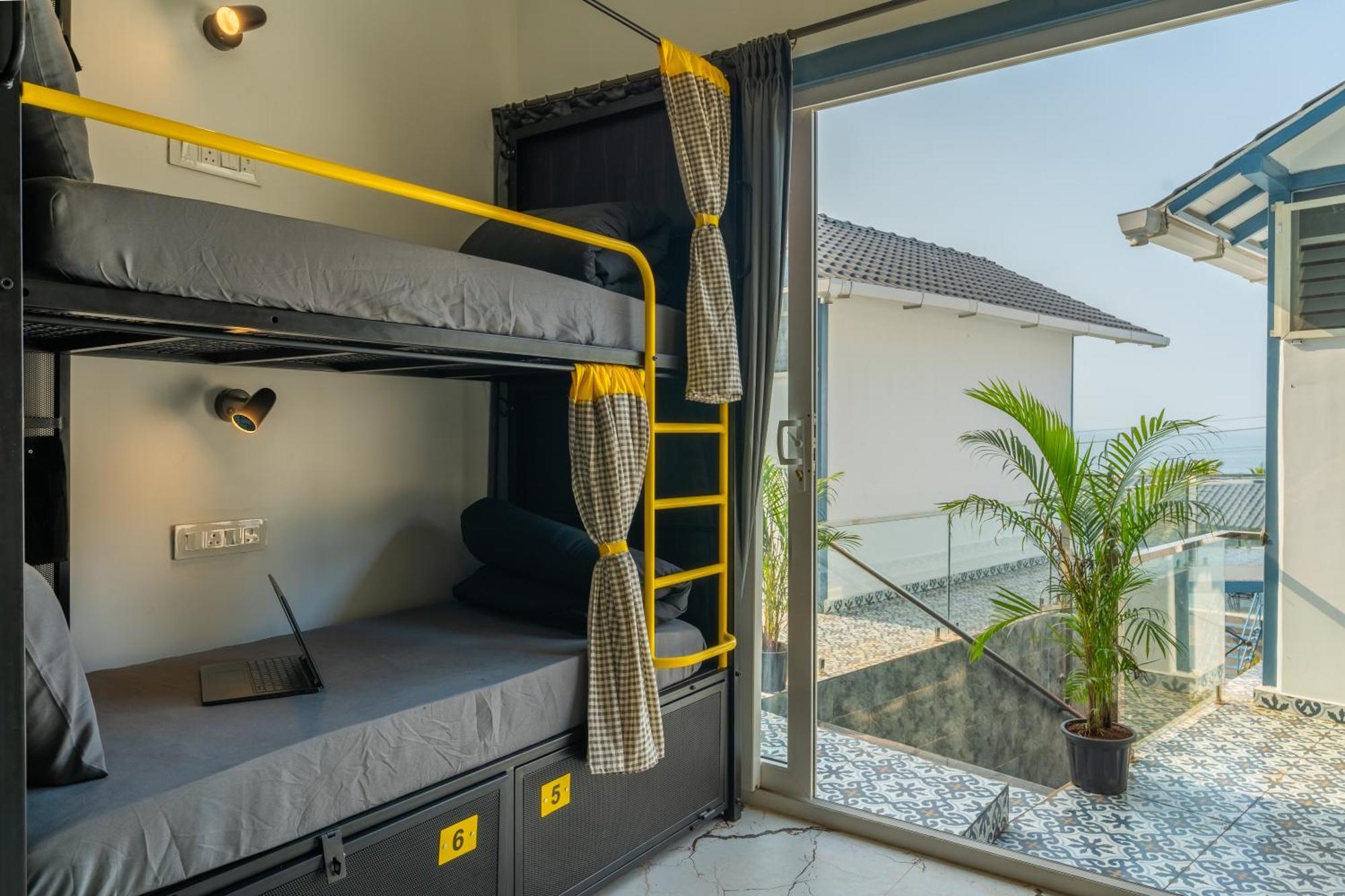 The Hosteller Goa, マンドレム エクステリア 写真
